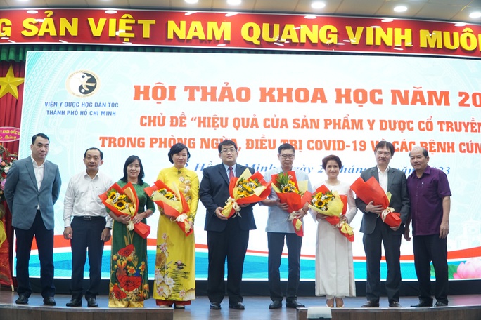 Thuốc y học cổ truyền hỗ trợ điều trị COVID-19 như thế nào? - Ảnh 1.