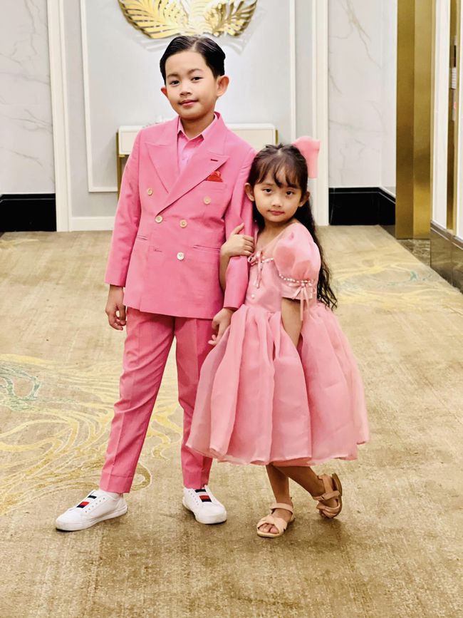 Hai nhóc tỳ nhà Khánh Thi - Phan Hiển: Cậu cả điển trai, nghiêm túc đạt HCV thế giới, con gái 5 tuổi gây sốt với khí chất mợ chảnh - Ảnh 1.