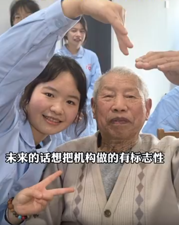 Cô gái Gen Z bất chấp định kiến sang Nhật học ngành công nghiệp tóc bạc, về nước khởi nghiệp trở thành viện trưởng của hơn 600 người cao tuổi - Ảnh 4.