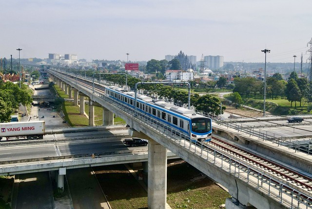 Tàu Metro TP.HCM tiếp tục chạy thử lộ trình dài hơn 12km - Ảnh 3.