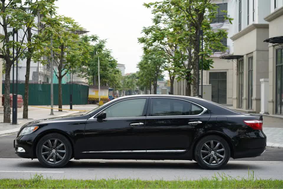 Chiếc xe Chủ tịch Lexus LS 460 này từng là ao ước của người Việt nhưng nay chỉ còn 700 triệu đồng, rẻ hơn cả Altis bản tiêu chuẩn - Ảnh 4.