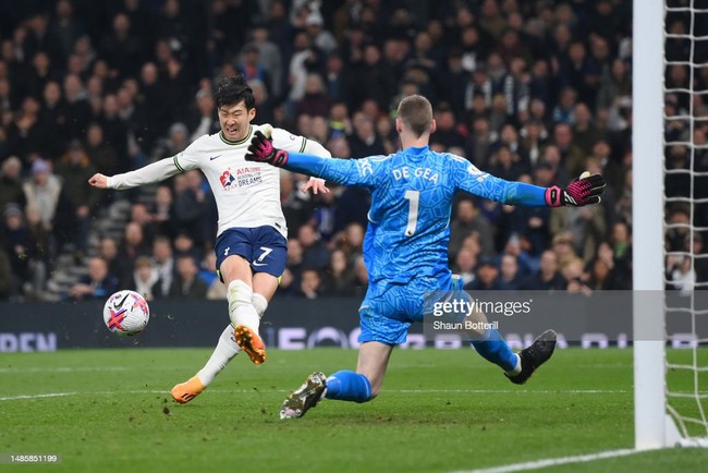 Cầm vàng lại để vàng rơi, Man United mất điểm trước Tottenham sau màn rượt đuổi tỉ số kịch tính - Ảnh 3.