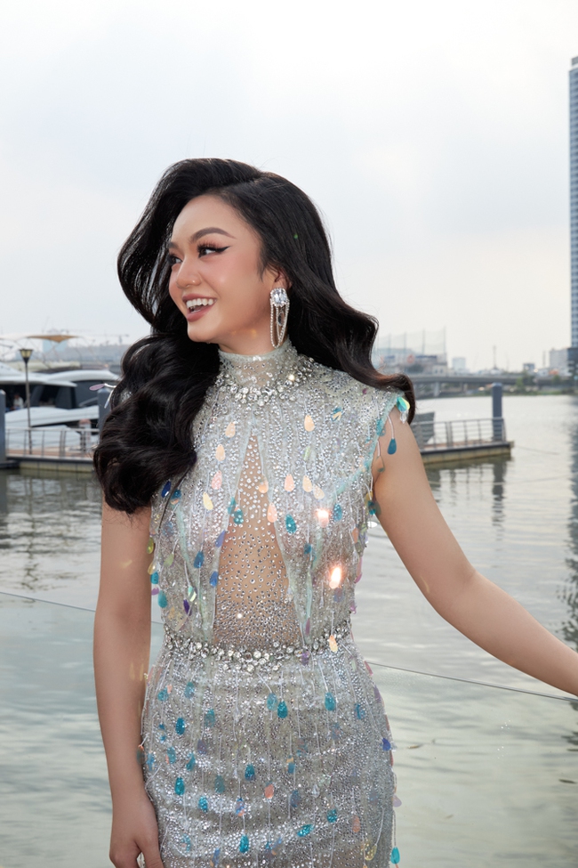 Sắc vóc người đẹp gốc Việt thi Hoa hậu Hoàn vũ Canada 2023 - Đỗ Hoàng Kim - Ảnh 1.