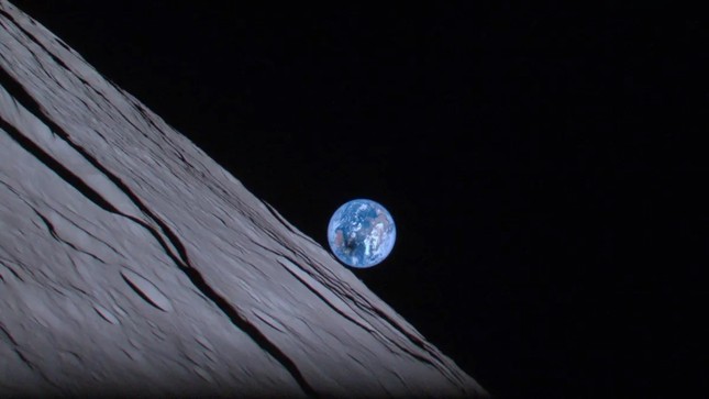 Nhật thực toàn phần tuyệt đẹp qua bức ảnh chụp từ tàu đổ bộ Mặt trăng của Nhật - Ảnh 1.