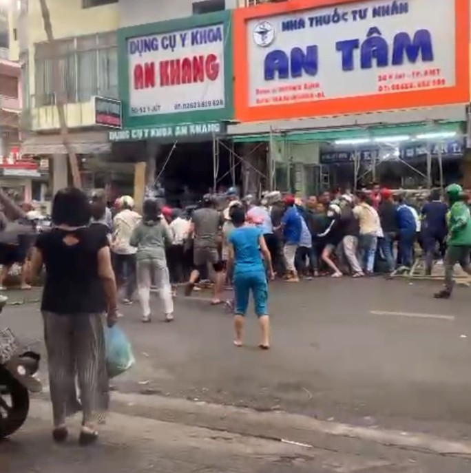 Thông tin mới nhất về cô gái bị cây đè ở Đắk Lắk - Ảnh 3.