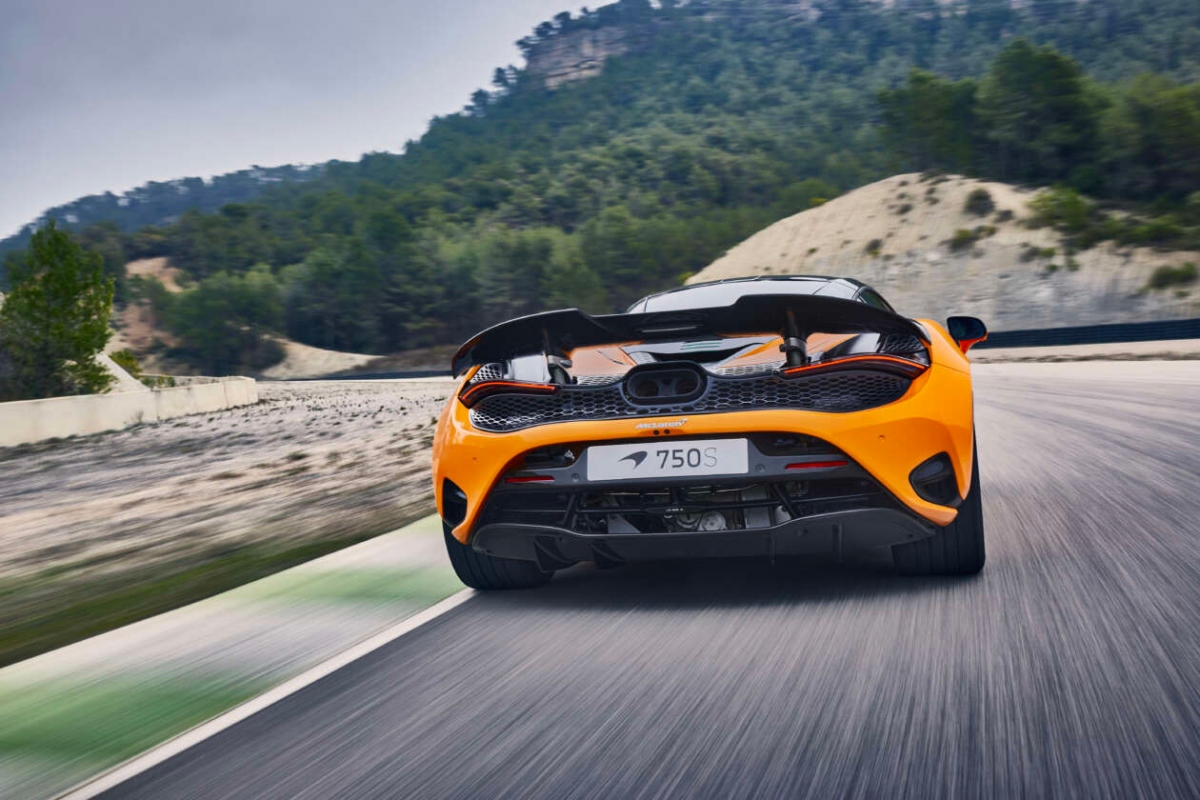 Cận cảnh bộ đôi siêu xe 750 mã lực McLaren 750S Coupé và Spider - Ảnh 3.