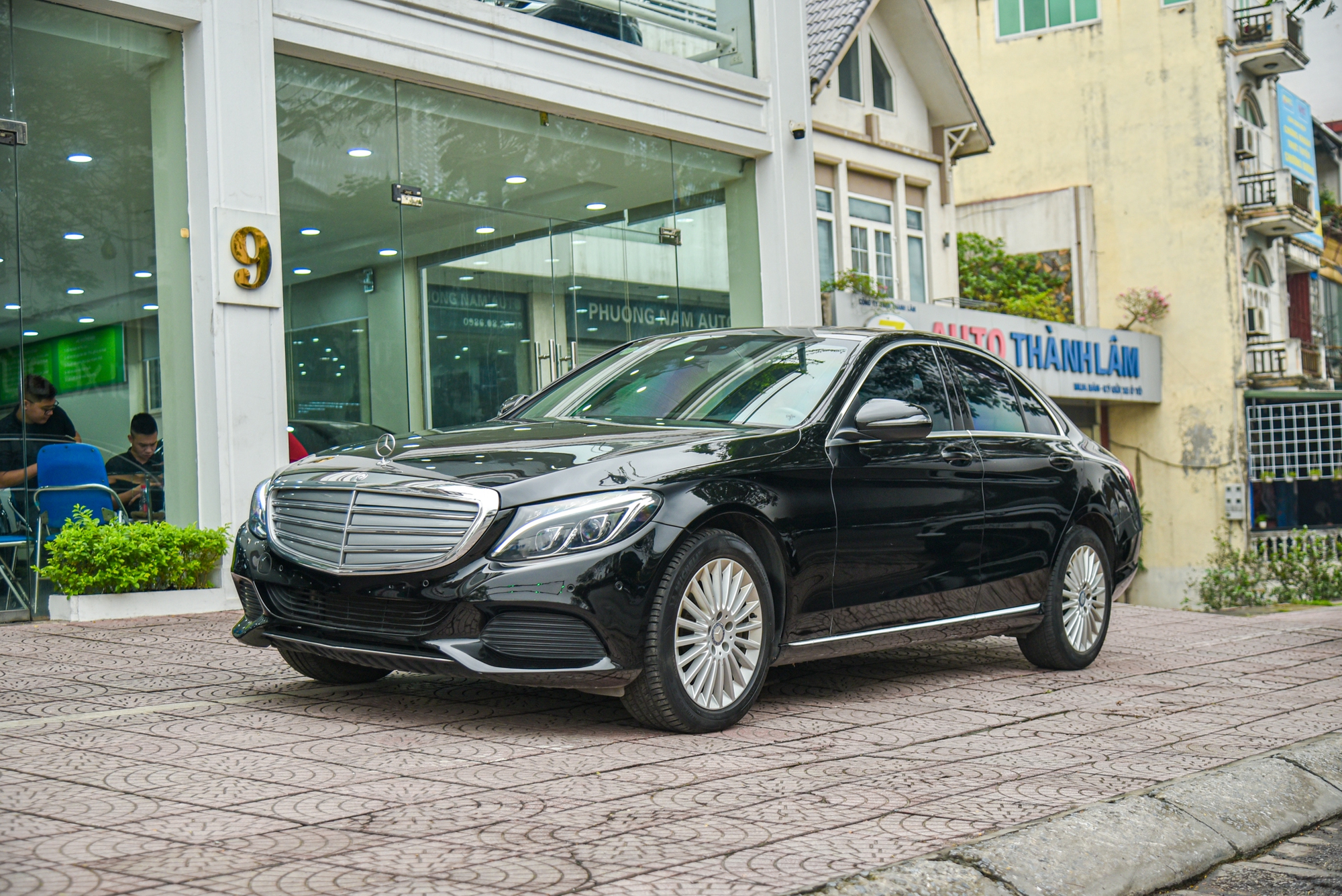 Thay vì mua Kia K5, chiếc Mercedes đời 2016 này rất đáng cân nhắc vì cùng giá tiền nhưng thiết kế lâu lỗi mốt và lái hay hơn - Ảnh 14.