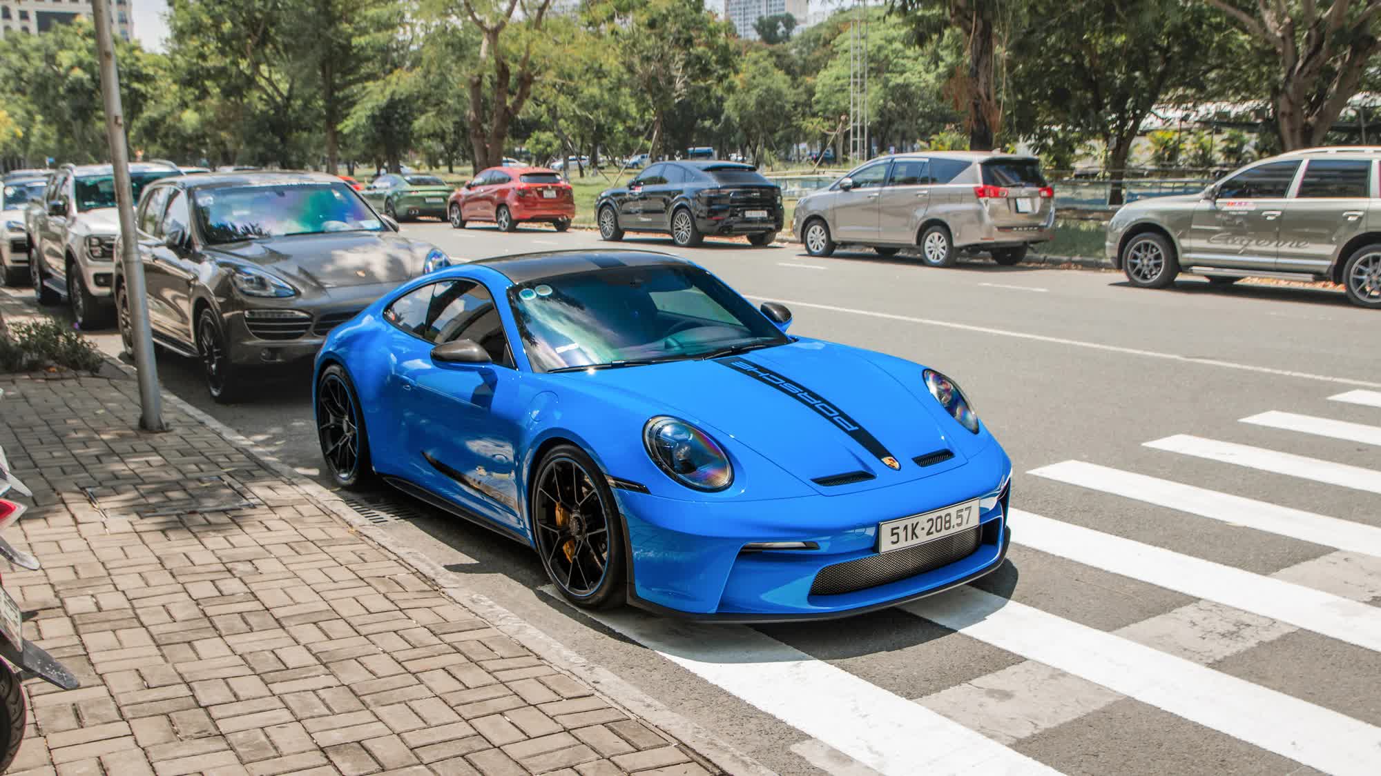 Cường Đô La mang Porsche 911 GT3 xuyên 4 nước Đông Dương: Chạy gần 4.000km, một ngày ăn tại 3 quốc gia là có thật - Ảnh 12.