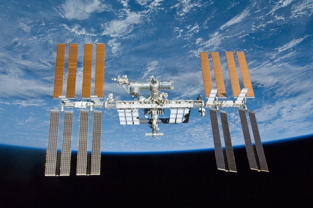 Nga sẽ ở lại Trạm Vũ trụ Quốc tế đến bao giờ? NASA công bố mốc thời gian - Ảnh 1.