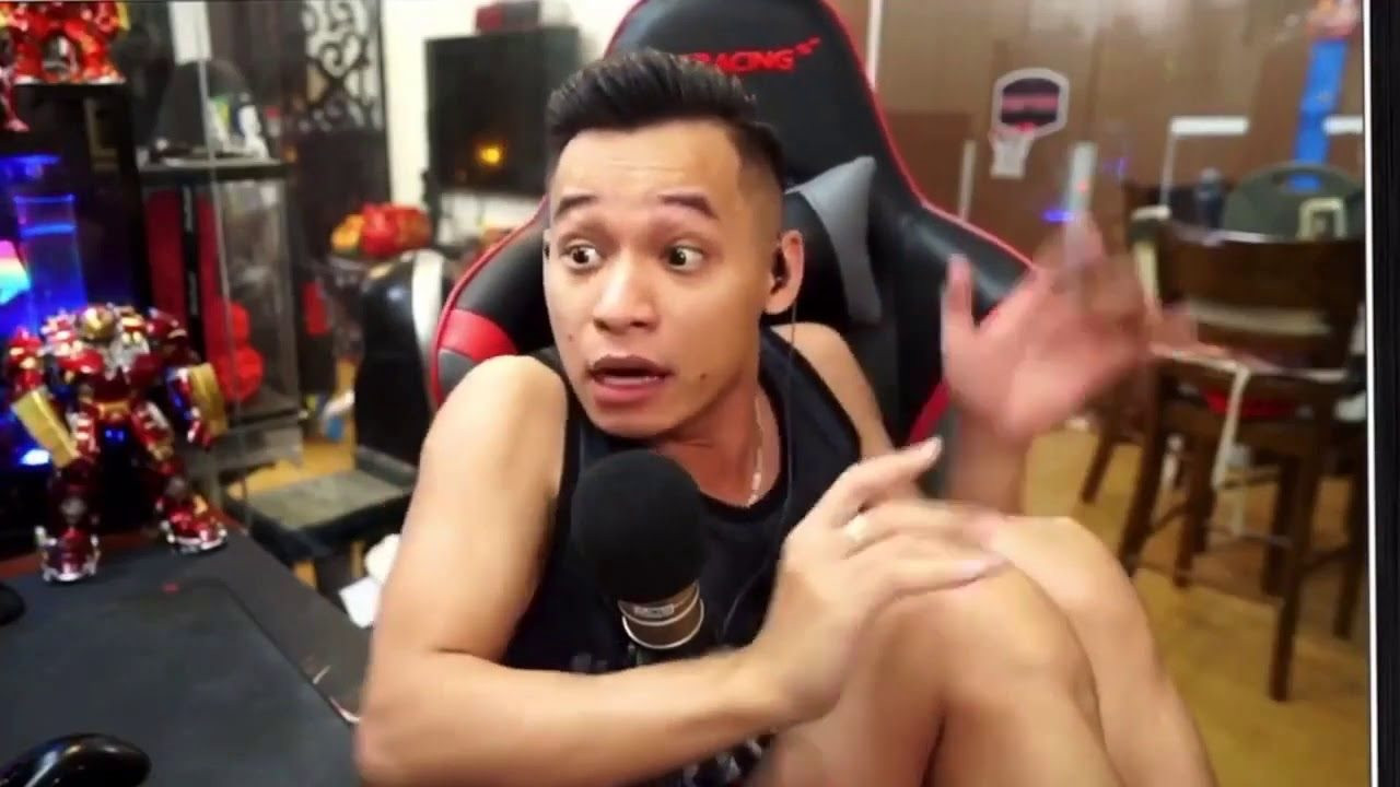 Tự nhận “lương 7-8 triệu” nhưng chỉ riêng từ kênh YouTube 2,6 tỷ lượt xem, streamer Độ Mixi đã có thể kiếm tiền ra sao? - Ảnh 1.