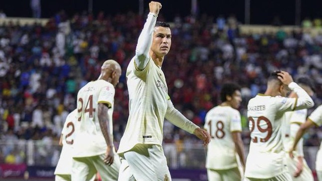 Ronaldo lập cú đúp, lọt vào tốp 5 chân sút hàng đầu giải VĐQG Saudi Arabia