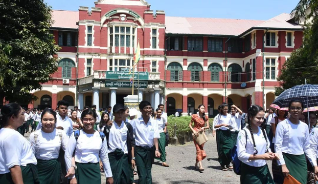Địa ngục thi cử thực sự ở Myanmar - Kỳ thi tuyển sinh đại học khắc nghiệt nhất với tỷ lệ đỗ thấp nhất! - Ảnh 3. Địa ngục thi cử thực sự ở Myanmar - Kỳ thi tuyển sinh đại học khắc nghiệt nhất với tỷ lệ đỗ thấp nhất! - Ảnh 3.