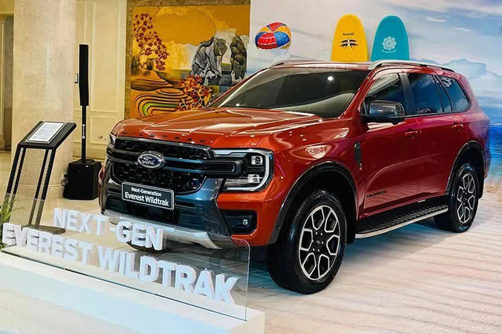 Loạt xe Ford tăng giá ở Việt Nam: Everest đắt nhất phân khúc, Explorer tăng mạnh nhưng vẫn rẻ hơn đối thủ - Ảnh 1. Loạt xe Ford tăng giá ở Việt Nam: Everest đắt nhất phân khúc, Explorer tăng mạnh nhưng vẫn rẻ hơn đối thủ - Ảnh 1.