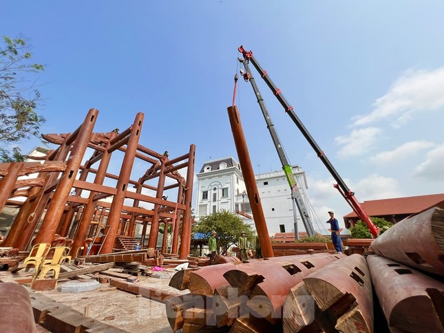 Đại gia Quảng Ngãi đang tháo dỡ biệt phủ xây trái phép - Ảnh 8.