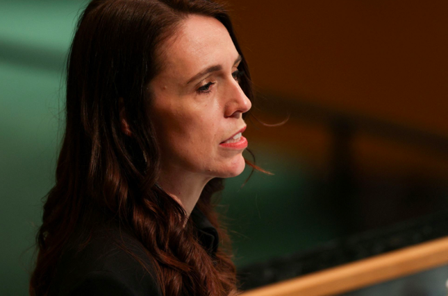 Nữ Thủ tướng New Zealand rơi nước mắt trong phát biểu cuối cùng - Ảnh 1.