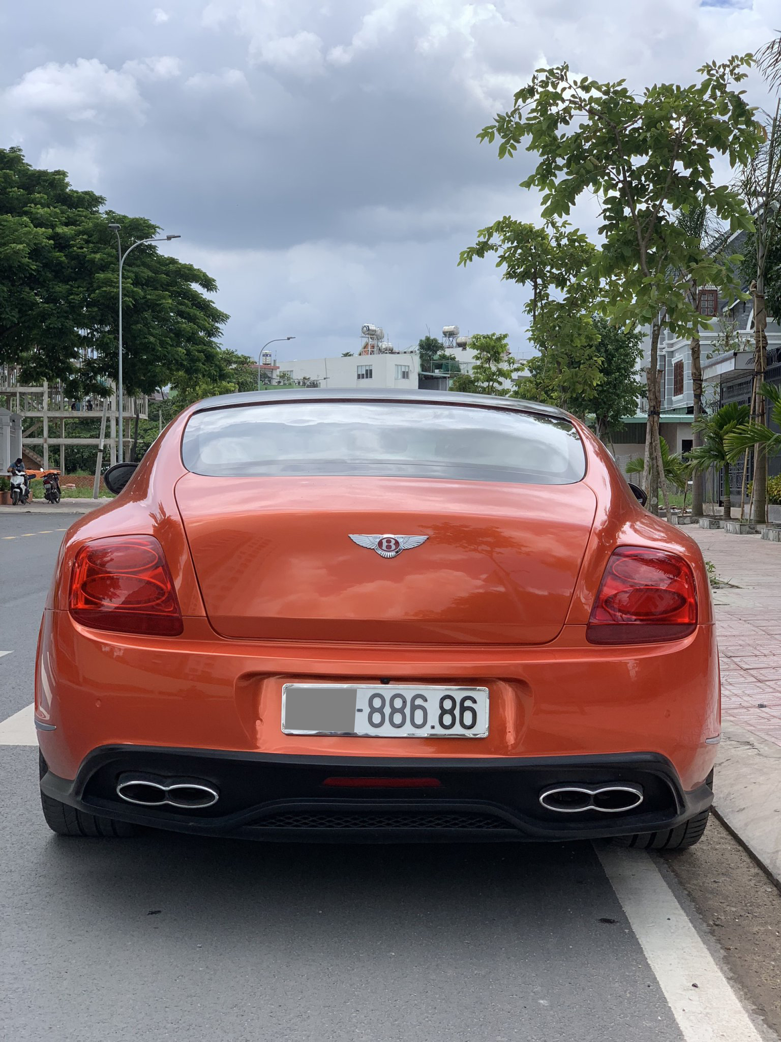 Bentley Continental GT 19 năm tuổi rao bán gần 3 tỷ, người bán trấn an đã đi xe xịn thì đừng lo tốn xăng - Ảnh 3.