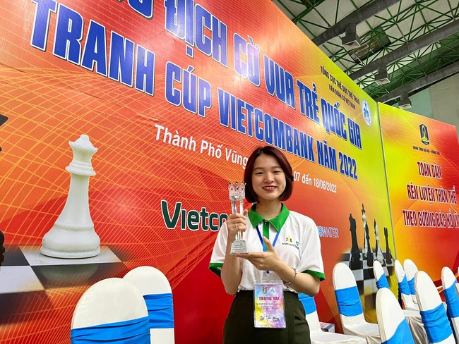 Nữ trọng tài Việt Nam tạo cơn sốt với hình ảnh gây thương nhớ tại SEA Games 32 - Ảnh 4.