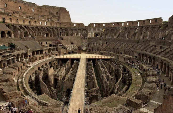 Đấu trường La Mã cổ đại được xây dựng như thế nào? Có cả thang máy chuyên dụng - Ảnh 3.
