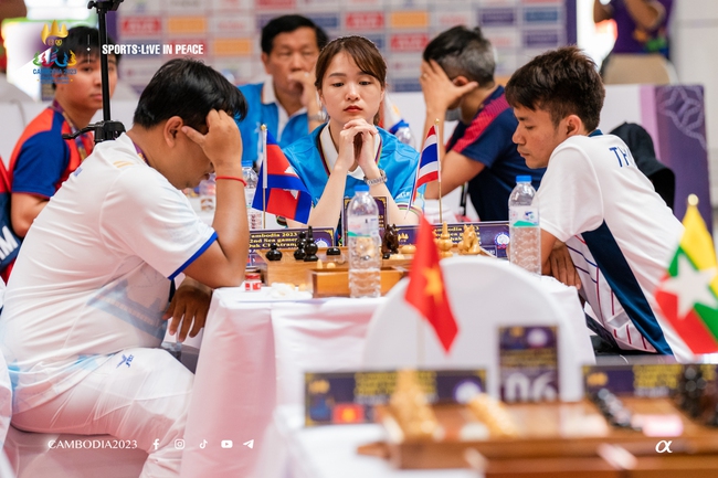 Nữ trọng tài Việt Nam tạo cơn sốt với hình ảnh gây thương nhớ tại SEA Games 32 - Ảnh 2.