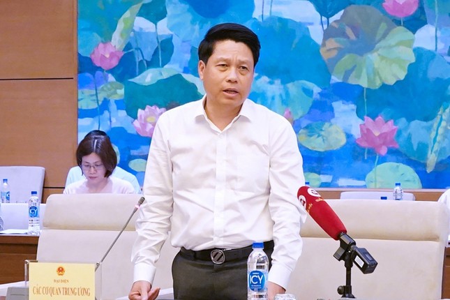 Trung tướng Lê Quốc Hùng lý giải việc cấp căn cước cho người gốc Việt - Ảnh 2.