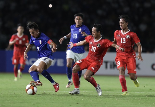 Trực tiếp U22 Campuchia vs U22 Indonesia 1-1 (hết H1): Campuchia bất ngờ có bàn gỡ hòa - Ảnh 1.