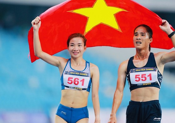 Tuyển thủ Nguyễn Thị Oanh được thưởng 1 xe hơi cho thành tích HCV SEA Games 32 - Ảnh 1.