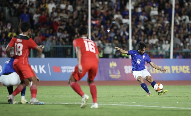 Trực tiếp U22 Campuchia vs U22 Indonesia 1-2 (H2): Beckham ghi bàn, Indonesia vượt lên - Ảnh 1.