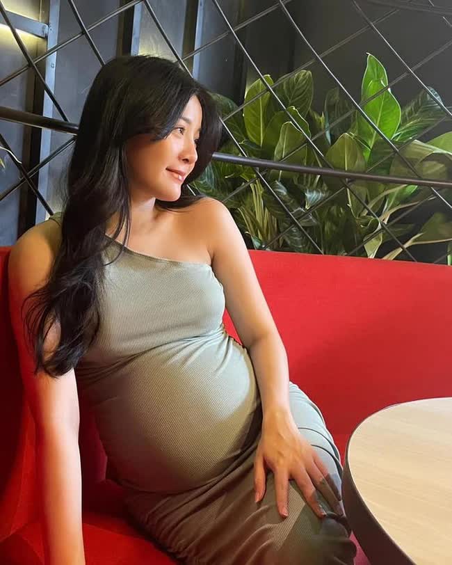 Diễn viên Karen Nguyễn: Tăng 25kg khi mang thai, ngày nào cũng khóc - Ảnh 5.