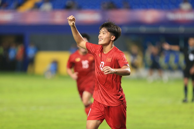 Ngôi sao nhà bầu Đức dính chấn thương, ngậm ngùi nói lời chia tay SEA Games 32 - Ảnh 1.