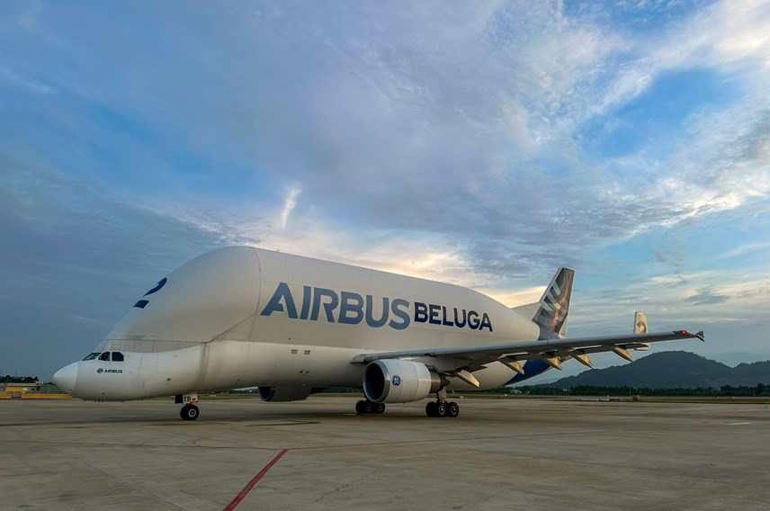 Máy bay BelugaXL