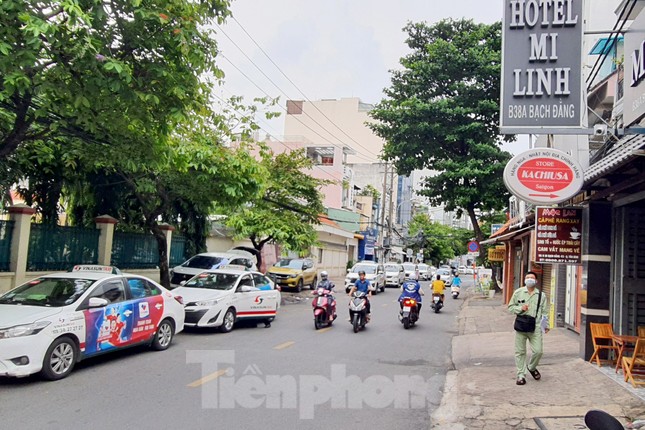 Lời kể của trung úy công an bị nghi can trộm xe máy xịt hơi cay ở TPHCM - Ảnh 5.