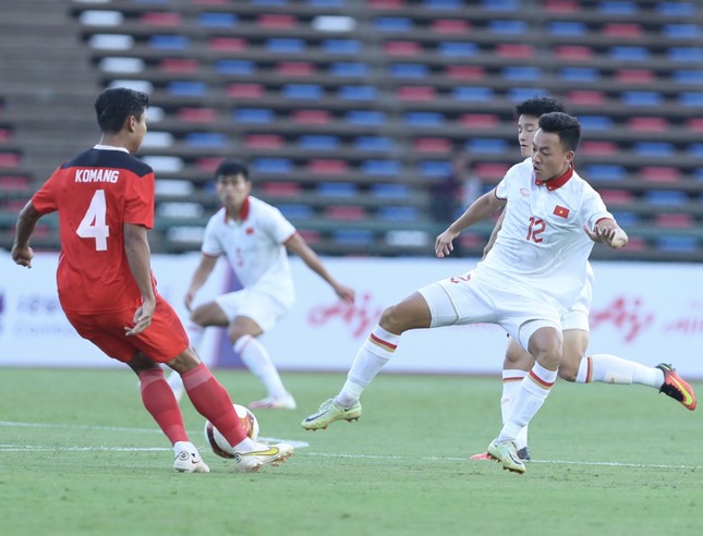 Trực tiếp U22 Indonesia vs U22 Việt Nam 1-0 (H1): Komang mở tỷ số - Ảnh 3.
