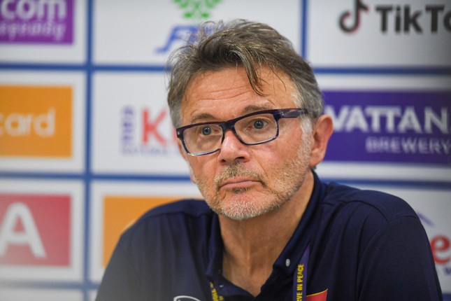 HLV Troussier: “SEA Games 32 chỉ là sân chơi để cầu thủ trưởng thành, và họ đã làm rất tốt”
