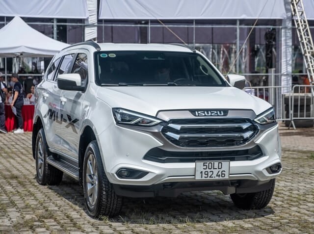 Loạt SUV 7 chỗ giảm giá mạnh tại Việt Nam - Ảnh 5.