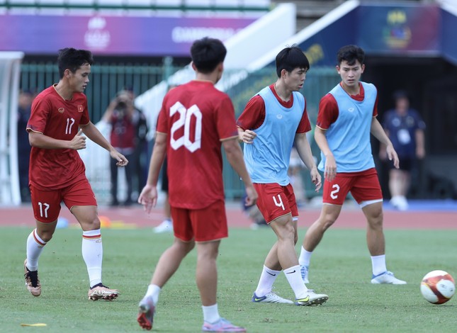 Trực tiếp U22 Indonesia vs U22 Việt Nam 0-0 (H1): Vững tin chiến thắng - Ảnh 1.