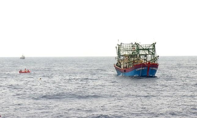 Ngộ độc khí trong hầm cá, 2 ngư dân tử vong ngoài khơi Bà Rịa - Vũng Tàu - Ảnh 1.