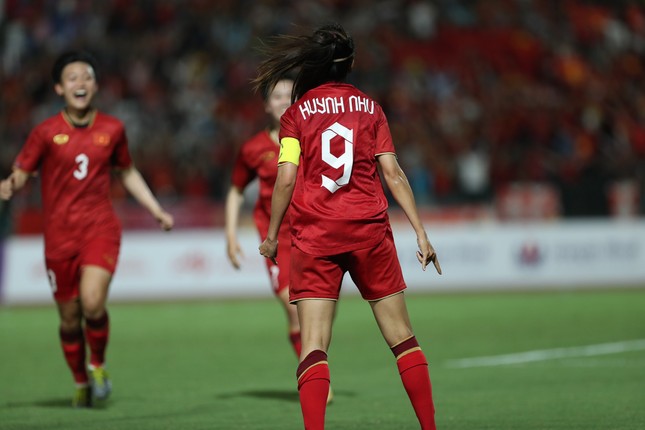 Chung kết bóng đá nữ Việt Nam vs nữ Myanmar 1-0 (H1): Huỳnh Như lỡ cơ hội gia tăng cách biệt - Ảnh 5.