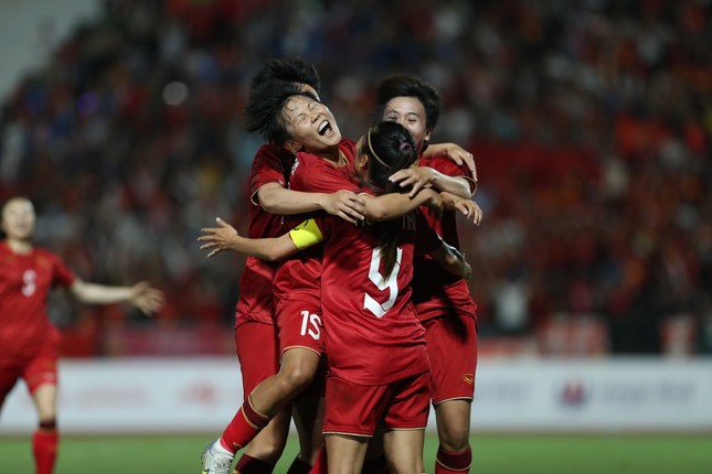 Chung kết bóng đá nữ Việt Nam vs nữ Myanmar 1-0 (hết H1): Ưu thế dẫn trước - Ảnh 1.