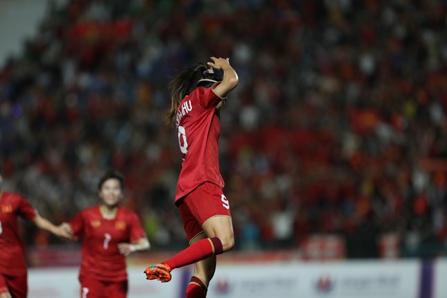 Chung kết bóng đá nữ Việt Nam vs nữ Myanmar 1-0 (H1): Huỳnh Như lỡ cơ hội gia tăng cách biệt - Ảnh 3.