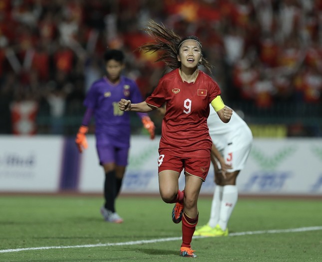 Chung kết bóng đá nữ Việt Nam vs nữ Myanmar 1-0 (H1): Huỳnh Như lỡ cơ hội gia tăng cách biệt - Ảnh 2.