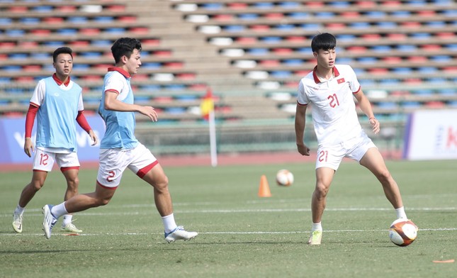 Trực tiếp U22 Việt Nam vs U22 Myanmar, 16h00 ngày 16/5: Thủ môn Văn Chuẩn dự bị - Ảnh 4.