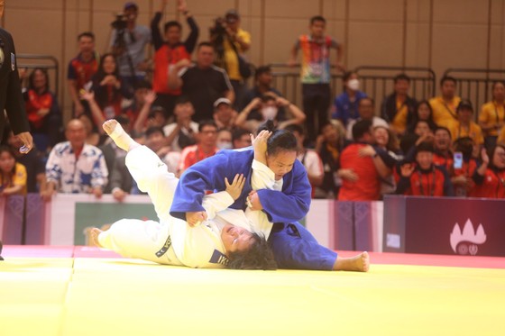 Võ sĩ judo Việt Nam hoàn tất tấm HCV thứ 8 ở SEA Games 32 - Ảnh 2.