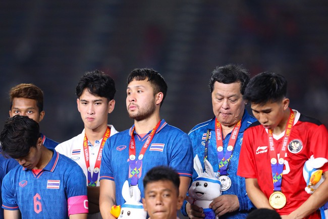 Cầu thủ Thái Lan buồn tiu nghỉu, ôm cái kết đắng sau màn khiêu khích xấu xí ở chung kết SEA Games - Ảnh 12.