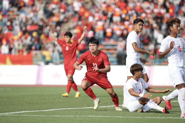 Trực tiếp U22 Việt Nam vs U22 Myanmar 1-0 (H1): Văn Cường mở tỷ số - Ảnh 1.