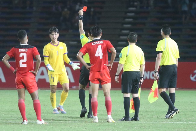 Cầu thủ Thái Lan buồn tiu nghỉu, ôm cái kết đắng sau màn khiêu khích xấu xí ở chung kết SEA Games - Ảnh 8.
