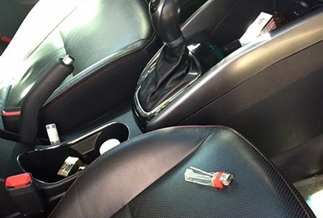 Kinh nghiệm lái xe: Những vật dụng không nên để trong xe ngày nắng nóng - Ảnh 7.