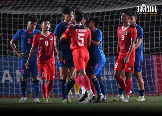 Tổng thống Indonesia thừa nhận căng thẳng, khen các cầu thủ phi thường sau trận chung kết nghẹt thở - Ảnh 2.