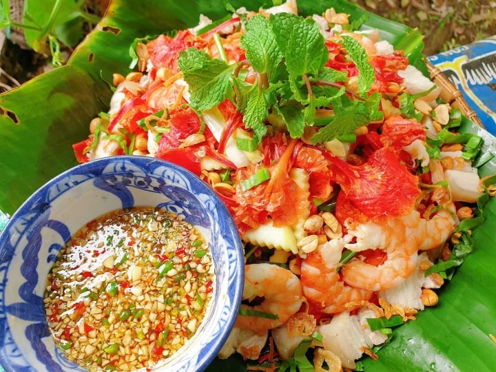 Gỏi gà măng cụt, trà hoa giấy gây bão mạng: Chuyên gia dinh dưỡng nói gì? - Ảnh 1. Gỏi gà măng cụt, trà hoa giấy gây bão mạng: Chuyên gia dinh dưỡng nói gì? - Ảnh 1.