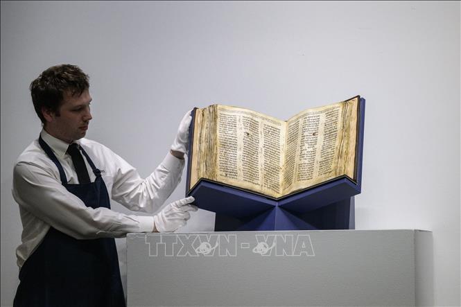 The World’s Oldest Jewish Bible Sells For $38.1 Million – Thuvienpc.com