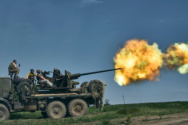 Lãnh đạo Donetsk nhận định lạc quan về tình hình của quân đội Nga ở Bakhmut - Ảnh 1.